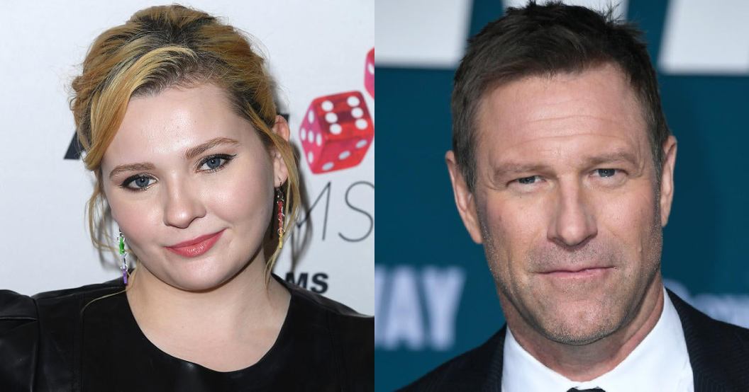 abigail-breslin-aaron-eckhart.jpg