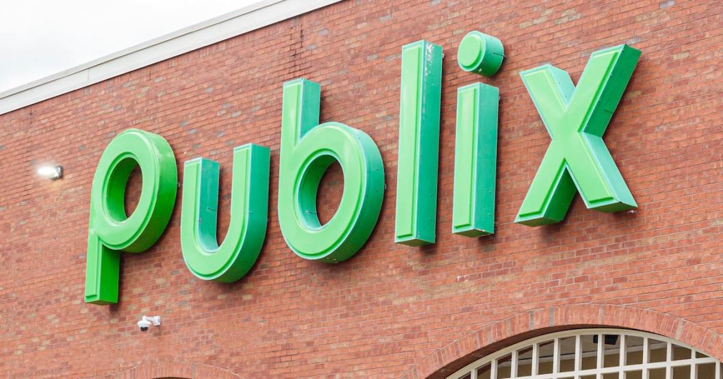 Athens, Georgia, Publix, Grocery Store, father sons entering