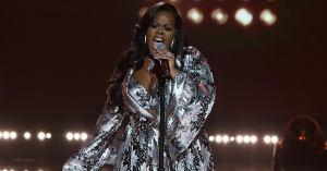 Watch ‘Glee’ Star Amber Riley’s Incredible Aretha Franklin Tribute From ‘CMT Smashing Glass’