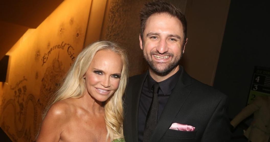 kristin-chenoweth-husband-christmas.jpg