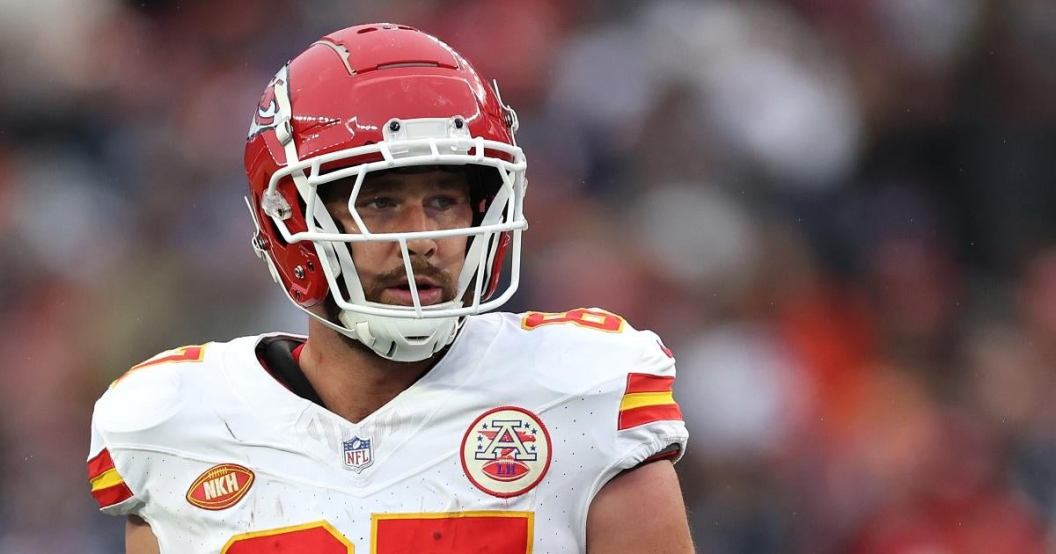 travis-kelce-christmas.jpg