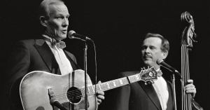 Tom Smothers, Half of Smothers Brothers Comedy Duo, Dead at 86