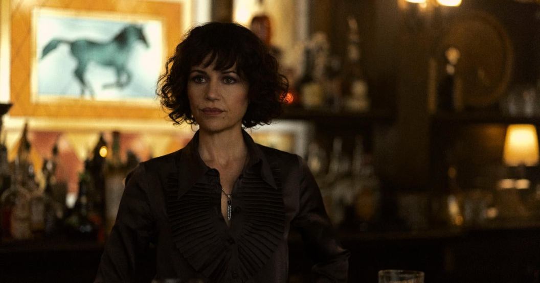 netflix-the-fall-of-the-house-of-usher-verna-carla-gugino.jpg