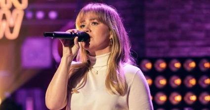 Kelly Clarkson Allegedly Had ‘Breakdown’ on Set as Talk Show’s Future Remains Unclear