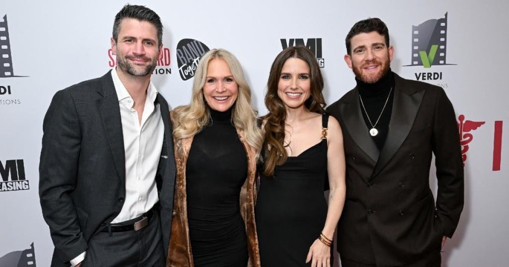 james-lafferty-barbara-alyn-woods-sophia-bush-brian-greenberg-getty.jpg