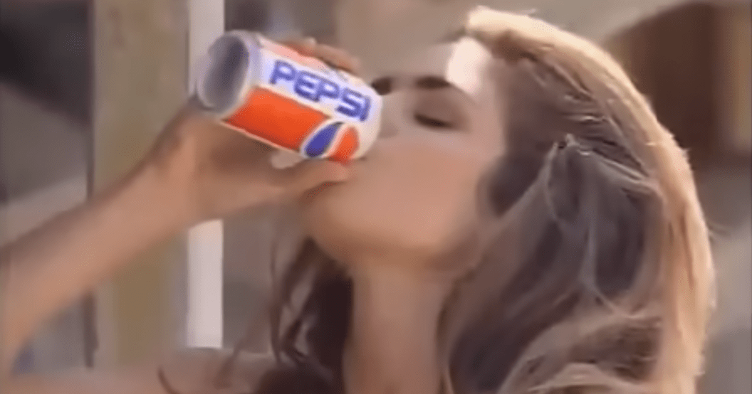 cindy-crawford-pepsi-commercial-super-bowl.png