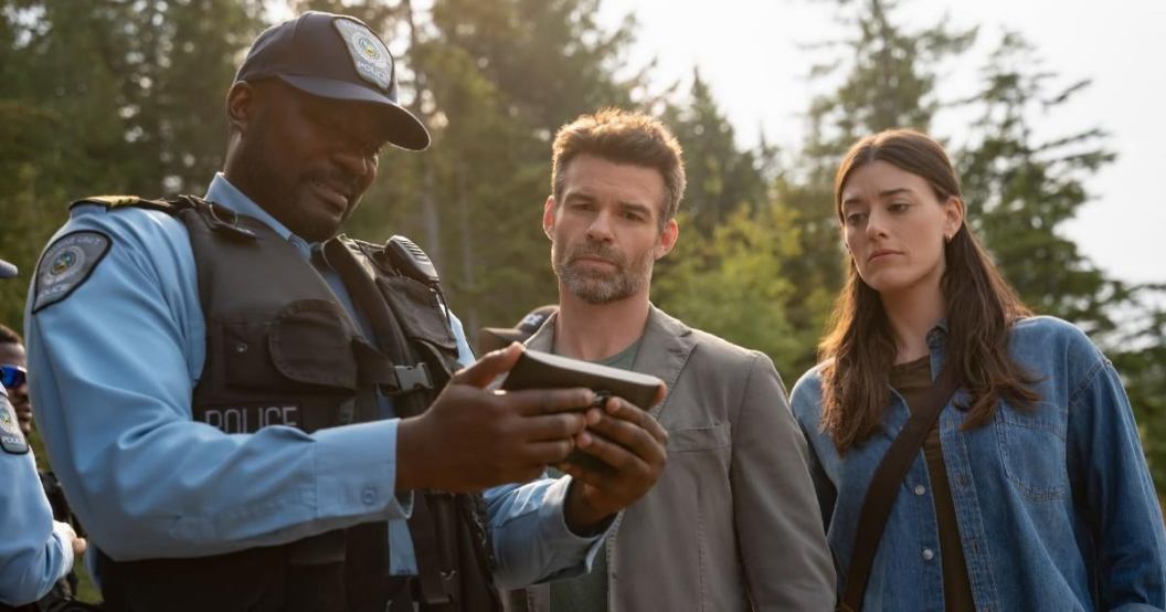 sight-unseen-daniel-gillies-dolly-lewis-cw.jpg