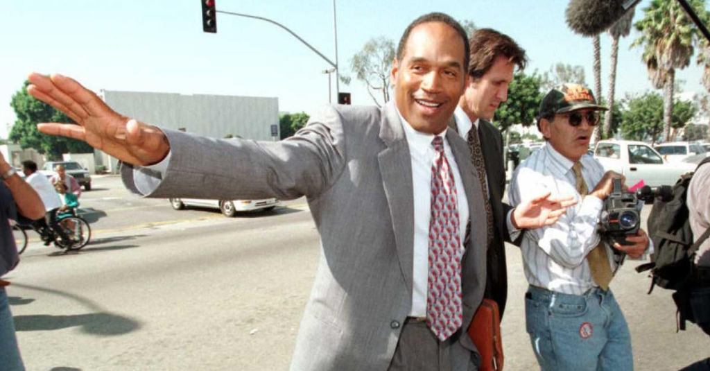 O.J. Simpson crosses the street from the courthous