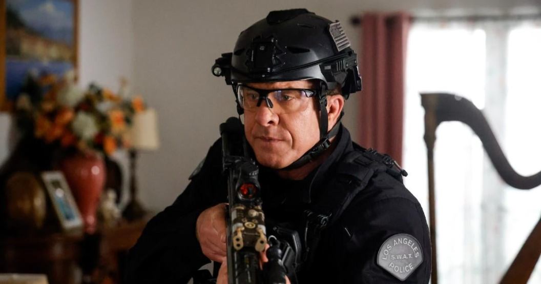 swat-escape-kenny-johnson-cbs.jpg