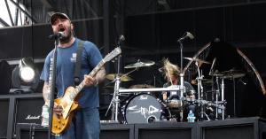 Staind’s Aaron Lewis Reacts to Death of Friend and Bandmate Jon Wysocki