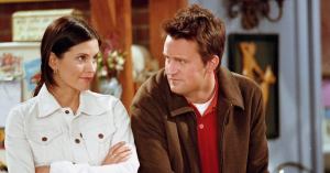 Courteney Cox Says Late ‘Friends’ Co-Star Matthew Perry ‘Visits Me a Lot’