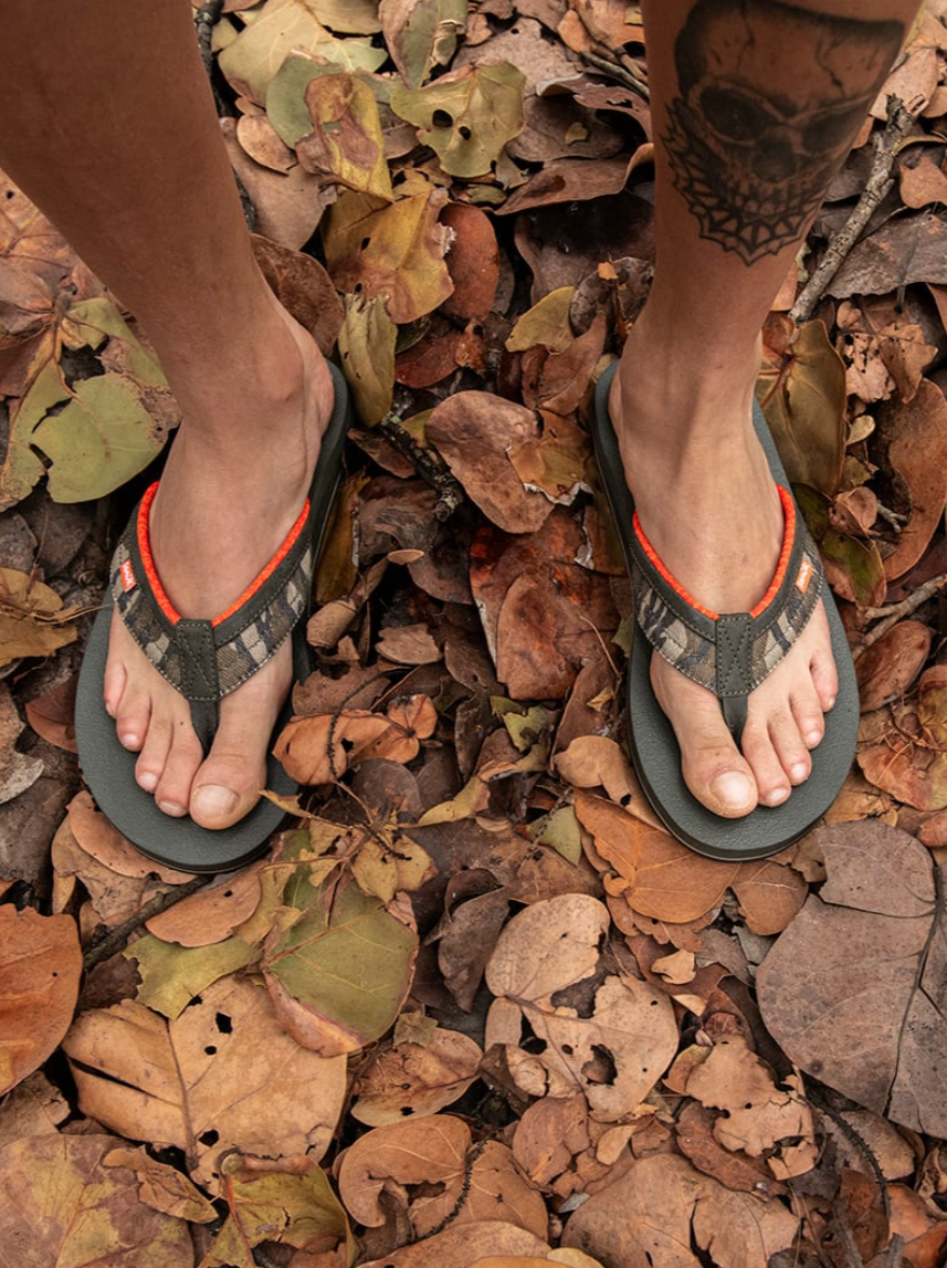 Sanuk-Ziggy-Mossy-Oak-Sandals.png