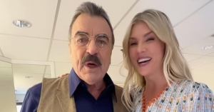 Amanda Kloots ‘Still Reeling’ After Meeting Tom Selleck on ‘The Talk’