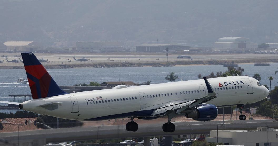 delta-airlines-plane.jpg