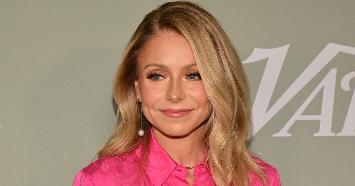 Kelly Ripa Shares Sad Family Update on 'Live With Kelly and Mark' - PopCulture.com