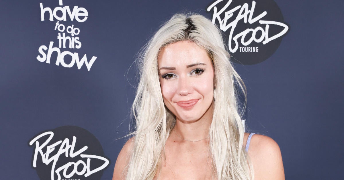 Alanah Pearce Explains Her Sexuality in 'Coming Out' Video - PopCulture.com