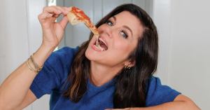 Tiffani Thiessen Celebrates National Pepperoni Pizza Day with HORMEL Pepperoni (Exclusive)