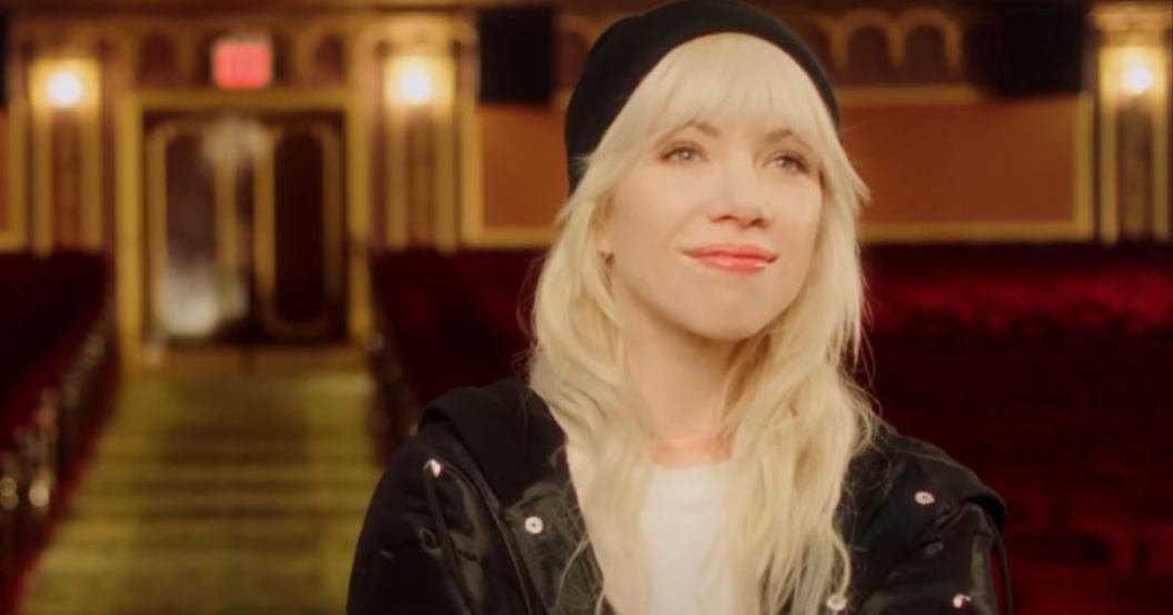 carly-rae-jepsen-surrender-my-heart.jpg