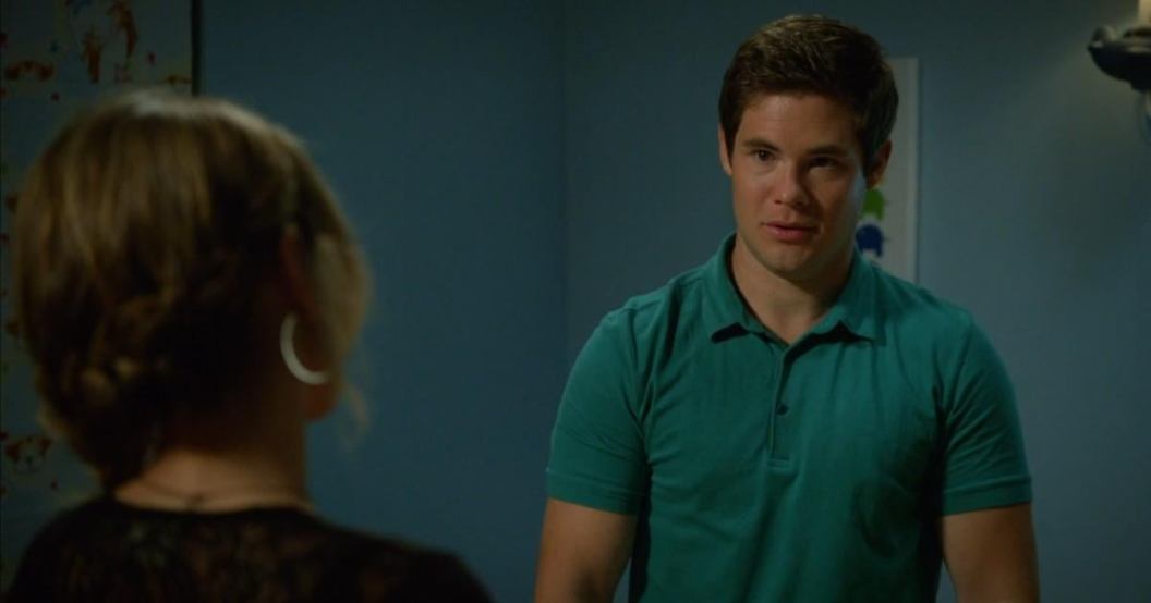 modern-family-sarah-hyland-adam-devine.jpg