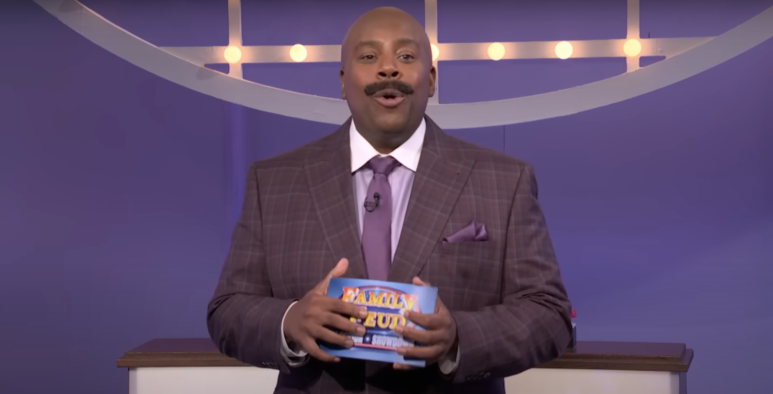 'SNL' Makes Joke About Steve Harvey and Diddy's Parties - PopCulture.com