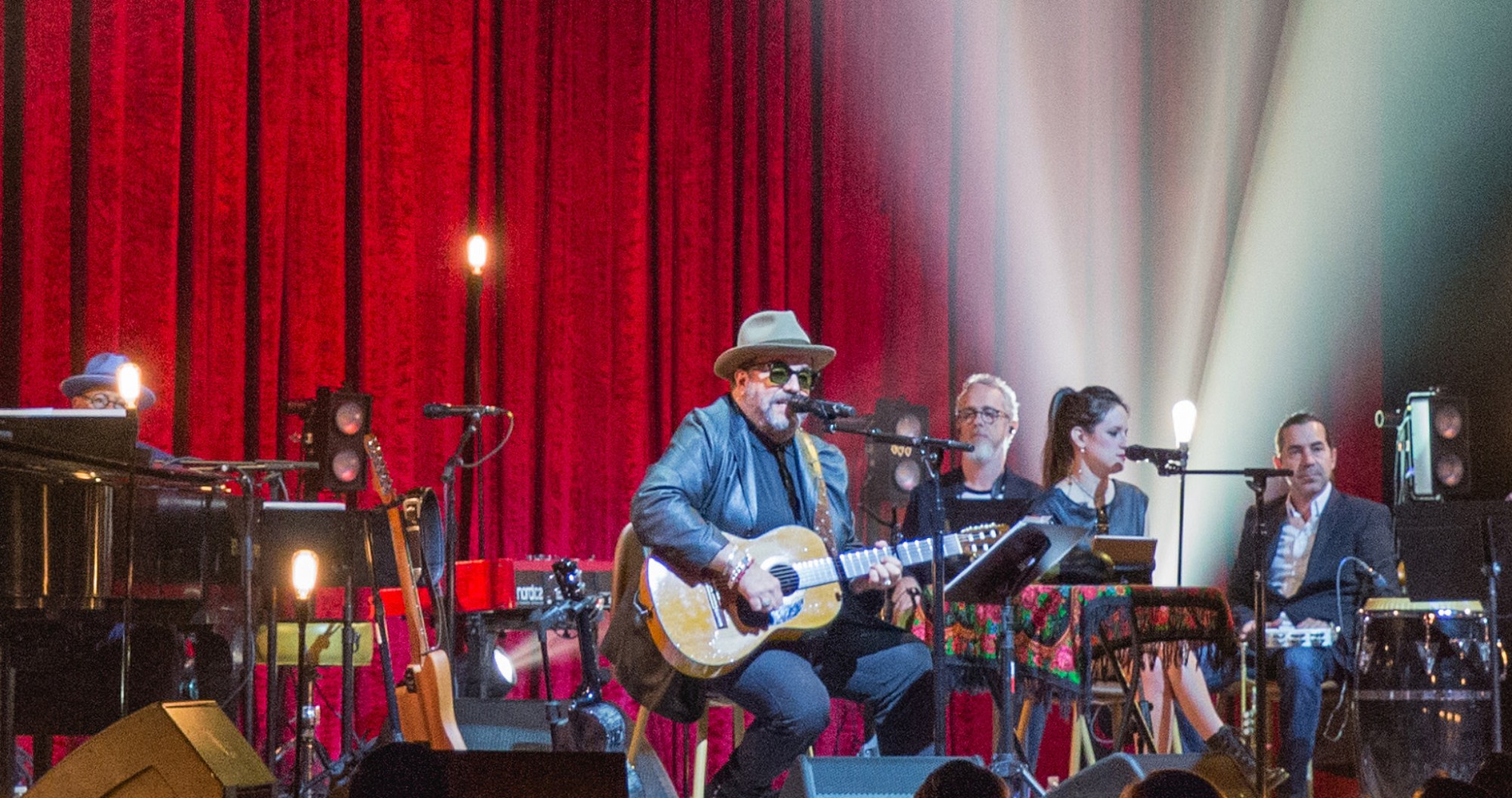 Grammy-Winning Country Artist Dies of Cancer: Raul Malo Was 60