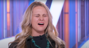 ‘American Idol’ Contestant Stuns With ‘Jesus, Take the Wheel’ Audition as Carrie Underwood Holds Her Baby