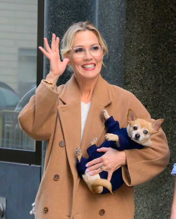 Jennie Garth Says Late CoStars Luke Perry and Shannen Doherty Are ‘Still Alive’ in Her Mind