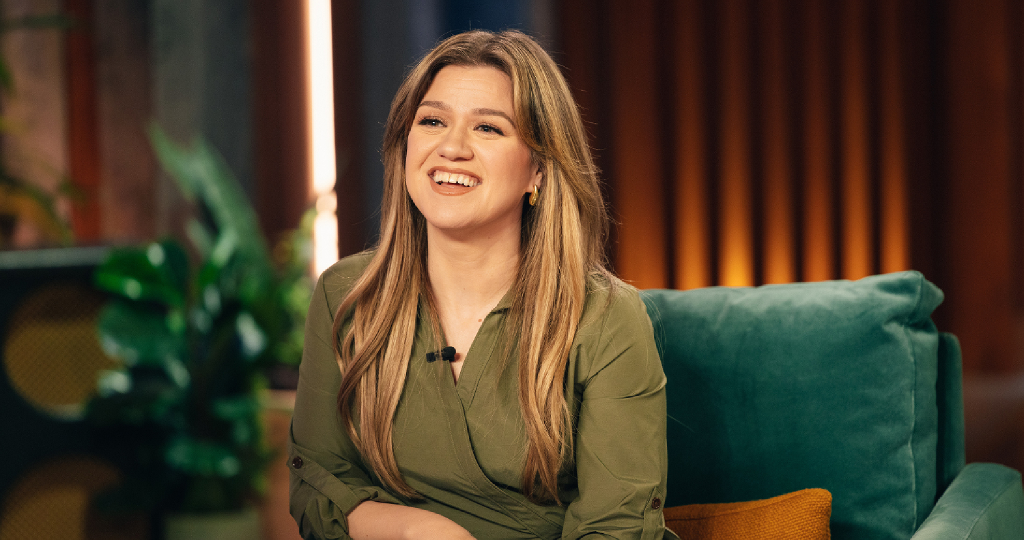 The Kelly Clarkson Show Sets Return Date PopCulture the kelly clarkson show sets return date popculture