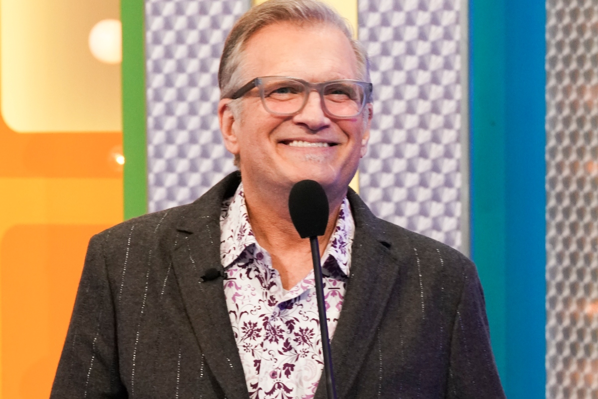 'Price Is Right' Contestant Nearly Suffers Wardrobe Malfunction While(02)