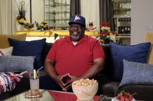 ‘The Greatest @Home Videos: Memorial Day Edition’: Cedric the Entertainer Plays ‘Is It Fake?’ With Outrageous Videos (Exclusive Clip)