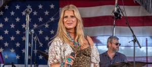 Jessica Simpson Performs on TV for First Time in 15 Years