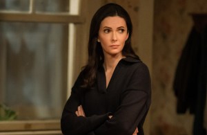 ‘Superman & Lois’ Star Elizabeth Tulloch on ‘Passing the Baton’ to Rachel Brosnahan (Exclusive)