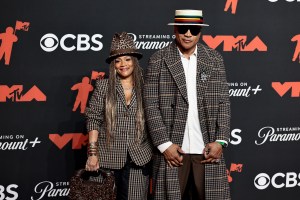 LL Cool J and Wife Simone Johnson-Smith Make Rare Appearance Together on VMAs Red Carpet