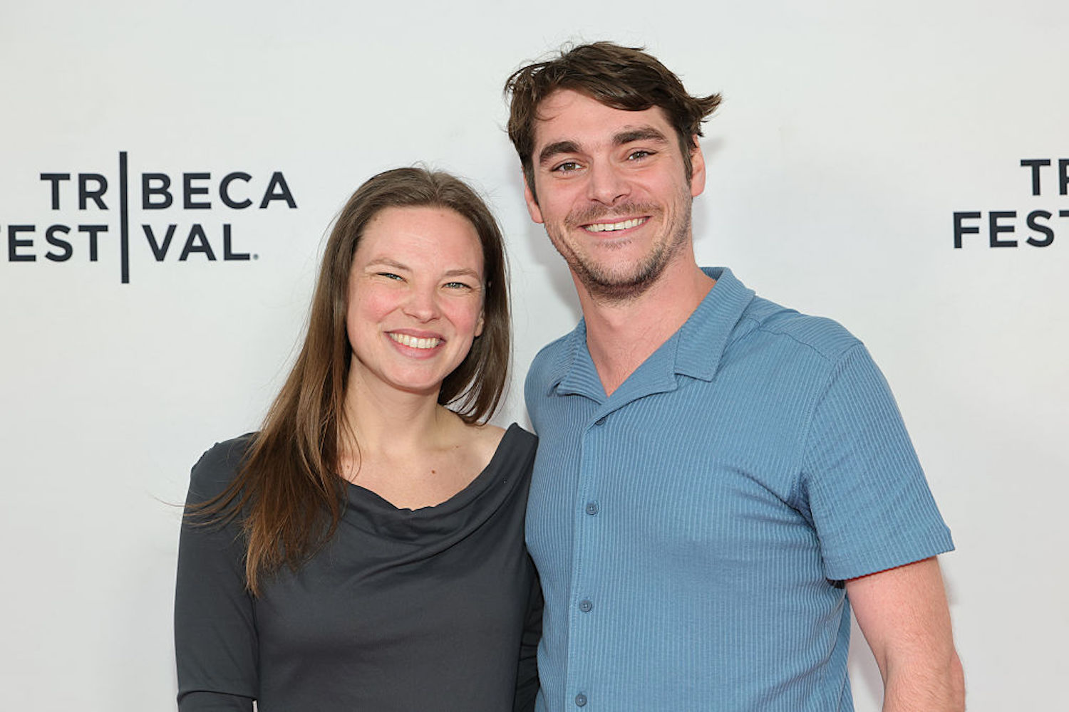 'Breaking Bad' Favorite Announces Engagement - PopCulture.com