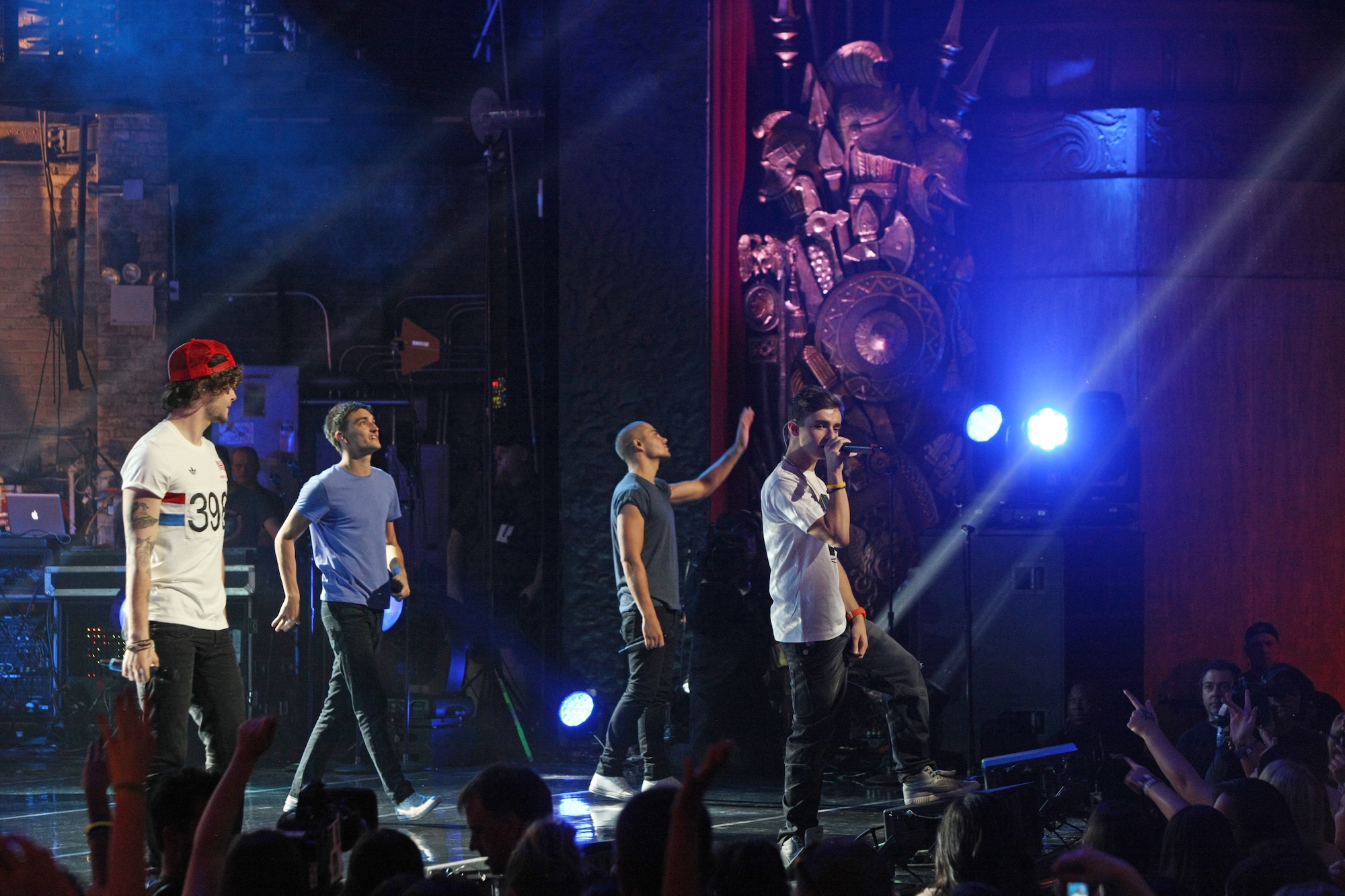 Pop Star Finally Weds After 3-Year Engagement