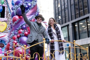 2000s Singer-Songwriter Called ‘Total Embarrassment’ for Egregious Macy’s Parade Lip-Syncing Fail