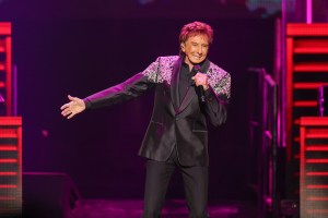 Another Tough Health Setback for Barry Manilow