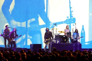 2000s Rock Band Stops Concert After Fan Passes Out