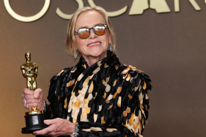 ‘Weapons’ Star Amy Madigan Shades Oscars Ceremony Organizers During Acceptance Speech
