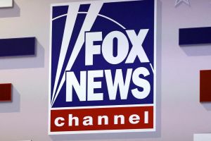Fox News Anchor Reveals Wife’s Pregnancy On-Air