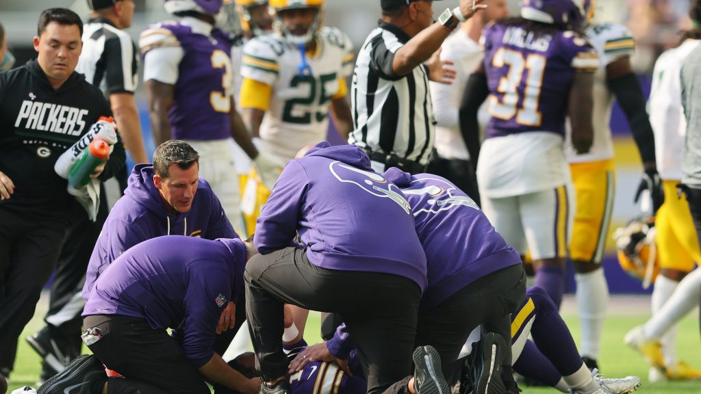 Vikings QB Gets Knocked Out of Season Opener