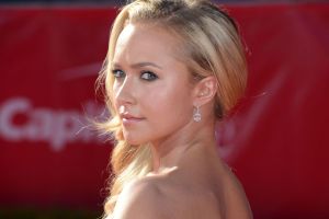 Hayden Panettiere Had Checked Into Rehab Weeks Before Her Sudden Death, Report Reveals