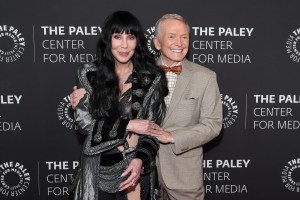 Fashion Legend Bob Mackie Dead at 87