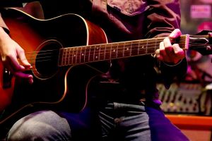 Country Singer Reveals ‘Tragic Family Emergency’