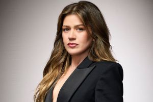 Kelly Clarkson Responds to Claims Made By NYC Store Over Her ‘Pretty Woman’ Experience