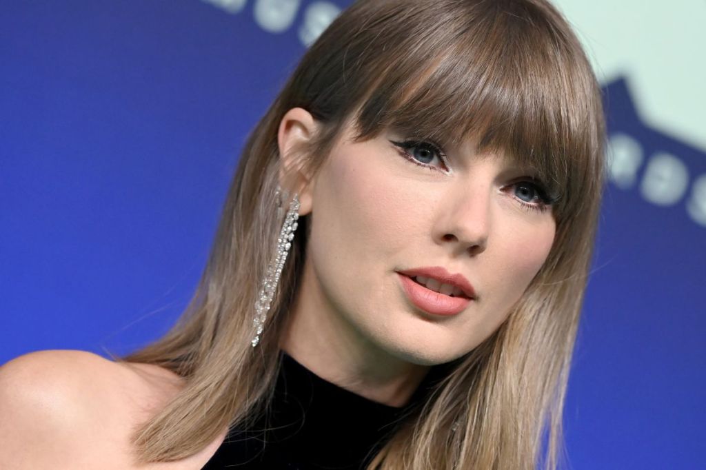 Taylor Swift Crashes Major NBC Show for Surprise Appearance