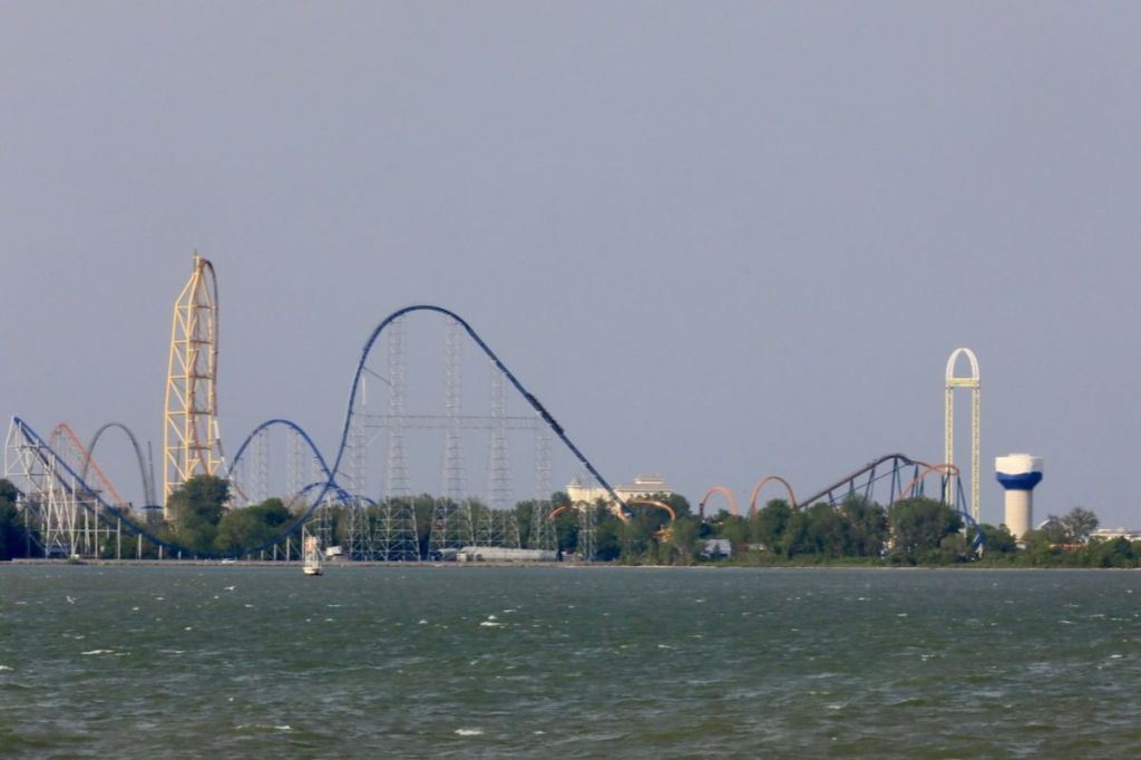Six Flags Theme Park Forced to Shut Down Famed Roller Coaster After Piece Flies Off