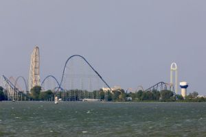 Six Flags Theme Park Forced to Shut Down Famed Roller Coaster After Piece Flies Off